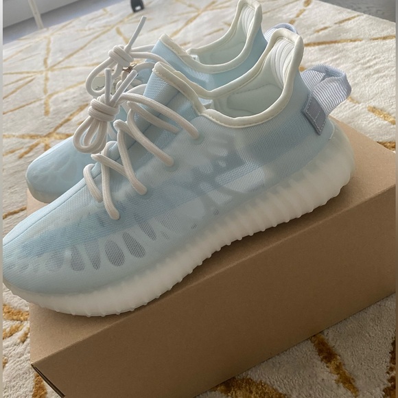 Adidas Yeezy Boost 350 - Picture 4 of 6